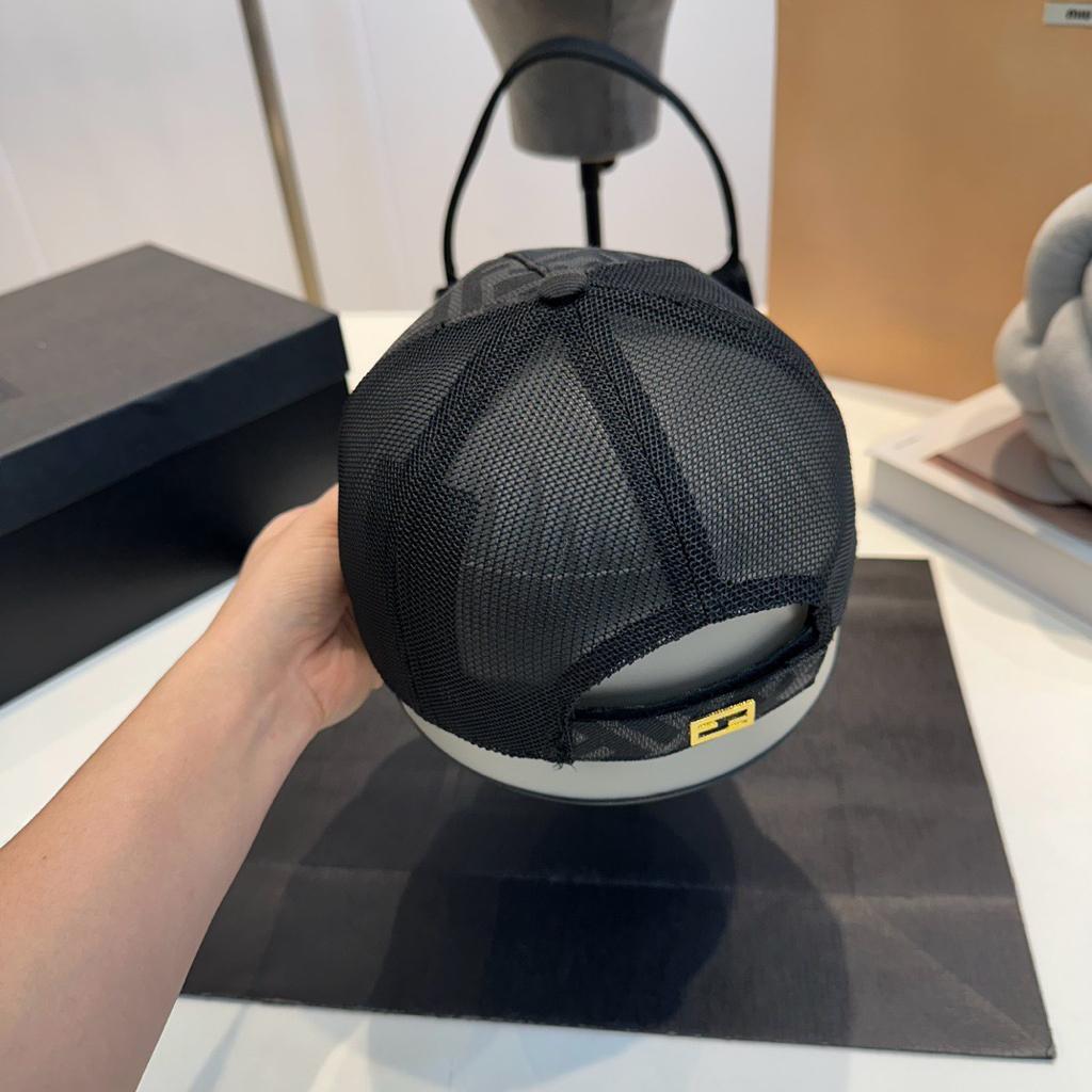 casquette Fendi